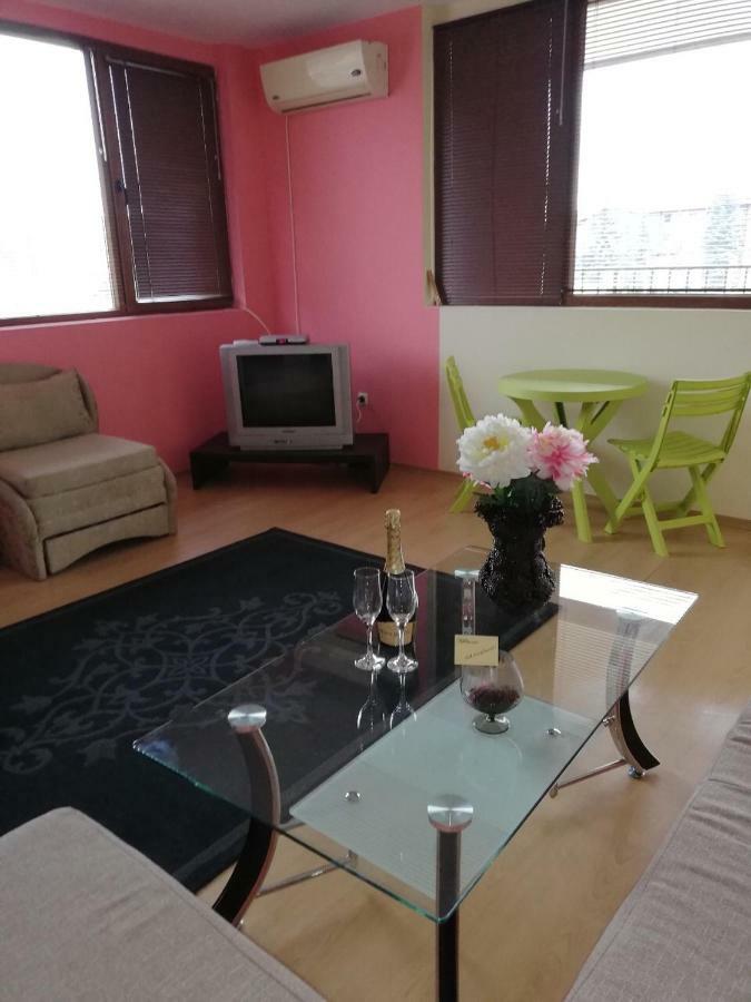 M&M Apartment Βέλινγκραντ Εξωτερικό φωτογραφία